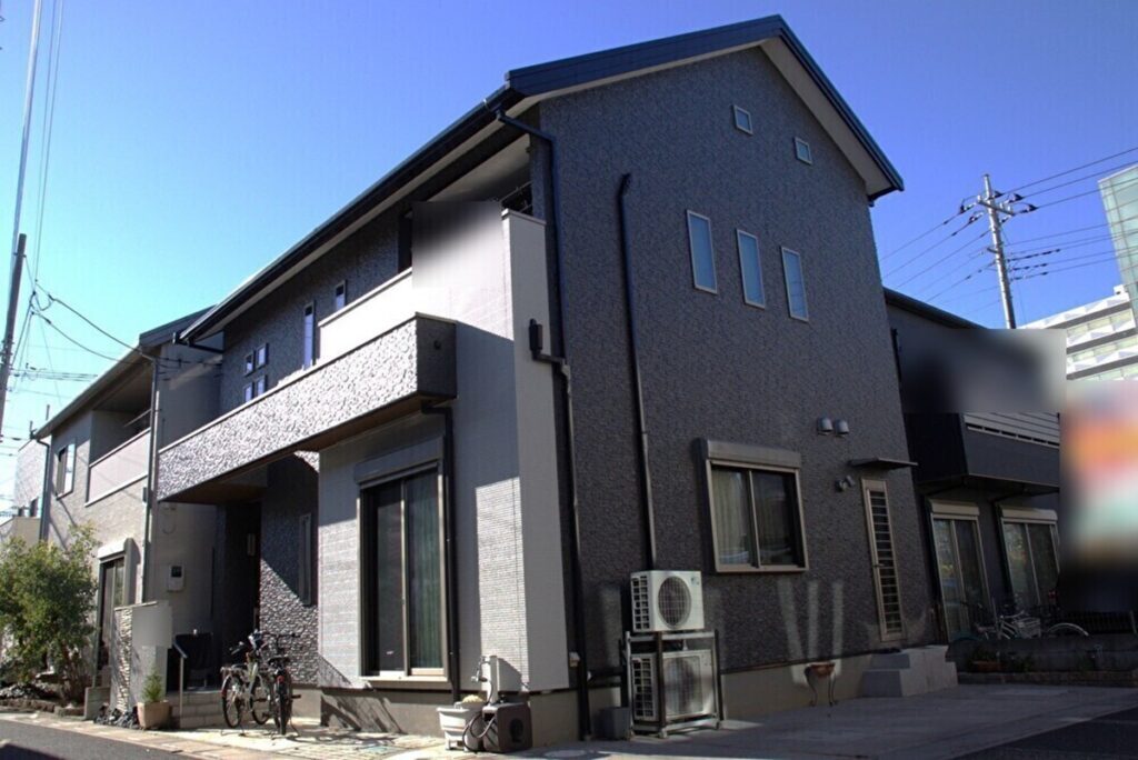 さいたま市見沼区・J様|屋根塗装(コロニアル)・外壁塗装(サイディング)_施工後