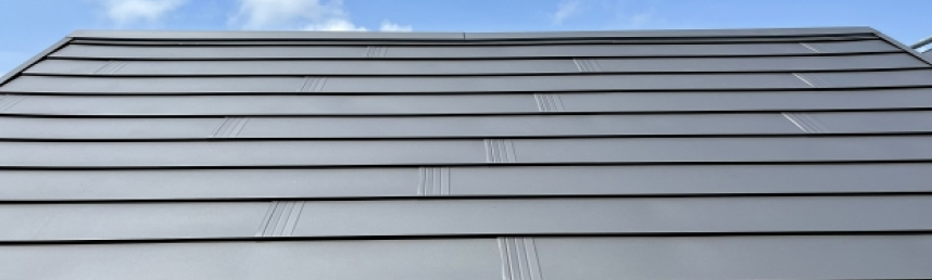 一度カバー工法を行った屋根