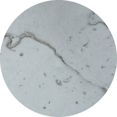 表面のヒビ割れ