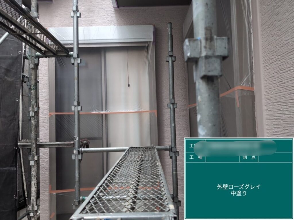 M様・外壁中塗り