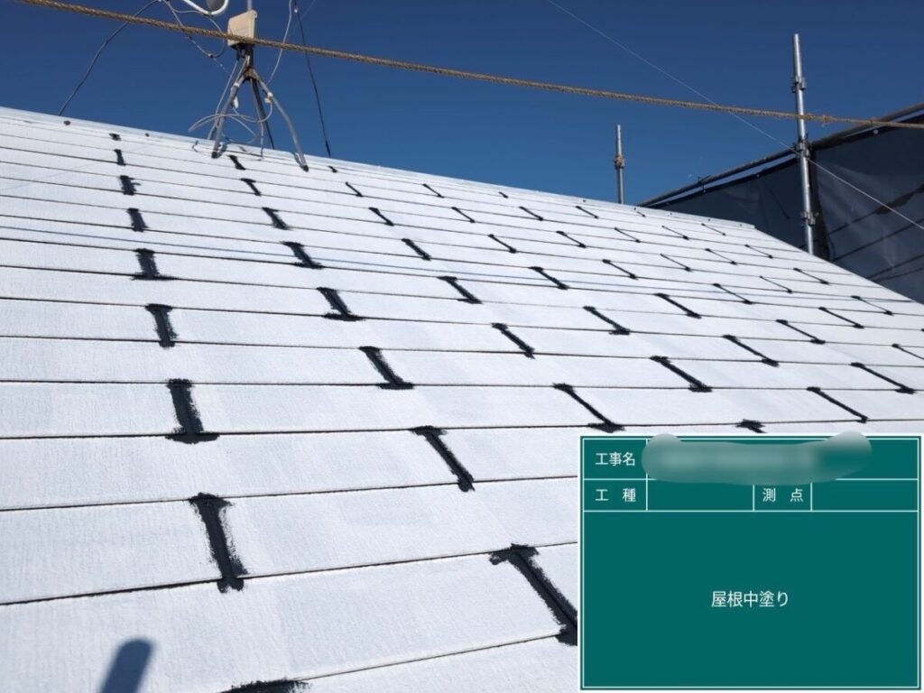 M様・屋根中塗り