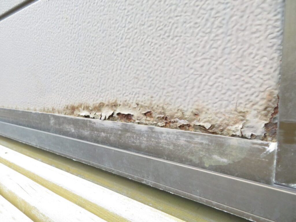 雨戸の錆による腐食