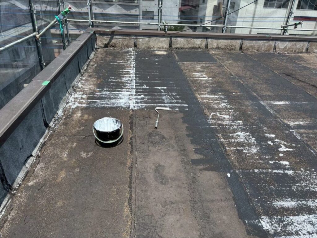 屋上全体下塗り