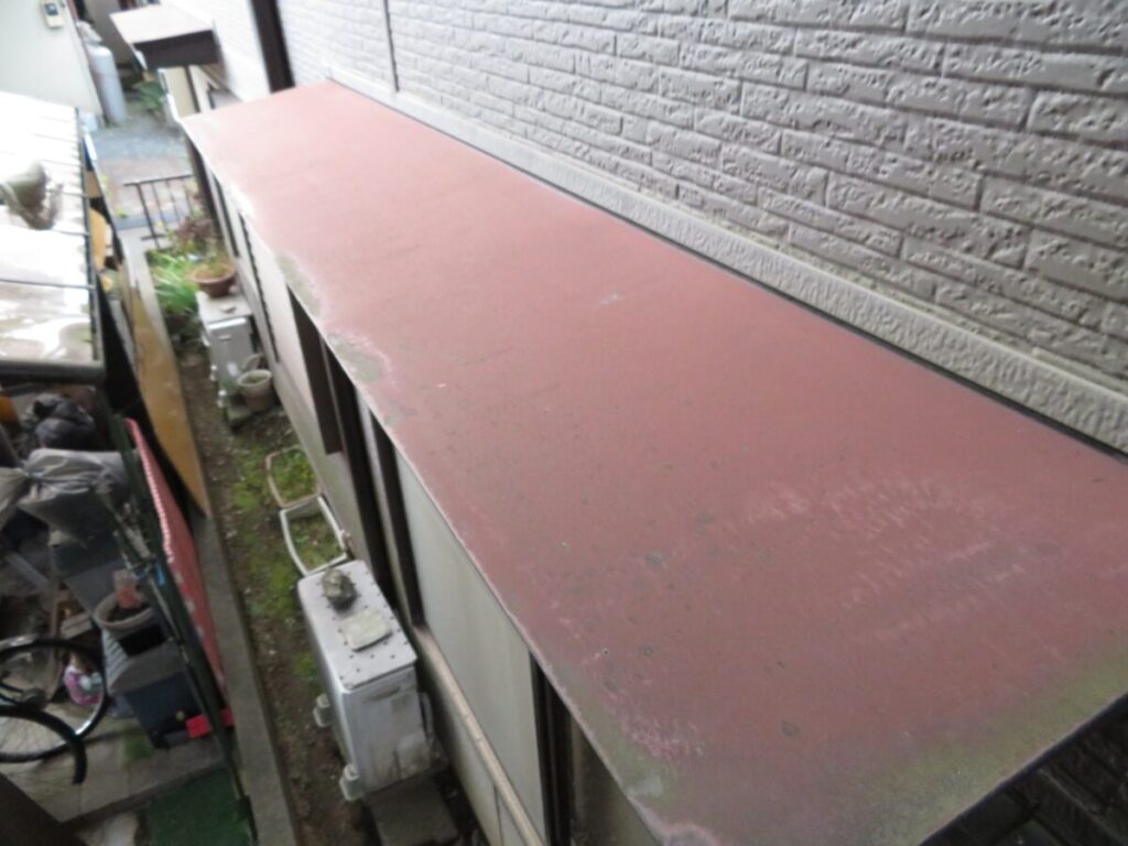 霧避け上部の板金