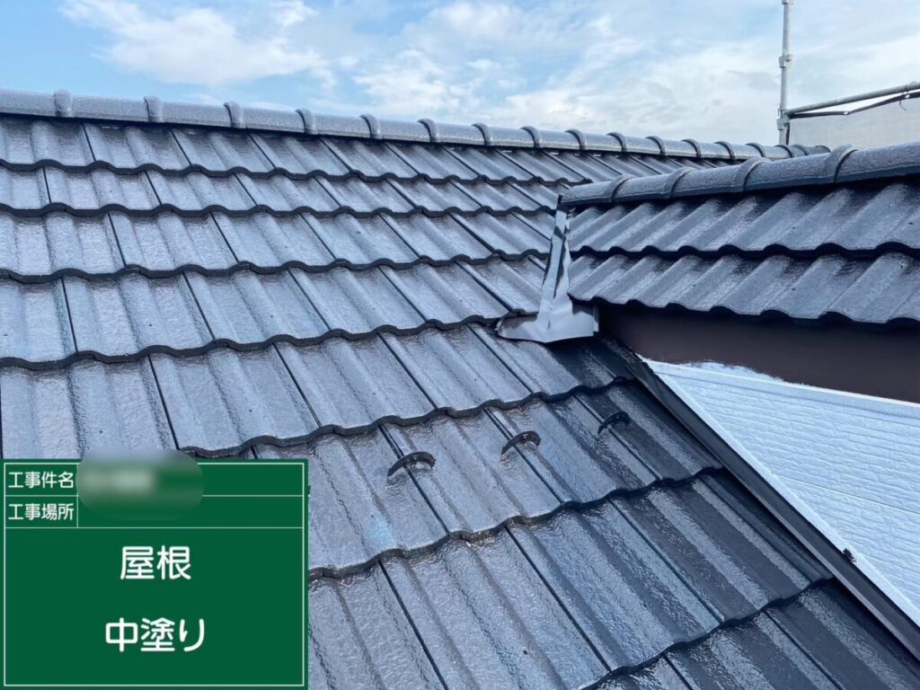 屋根の中塗り