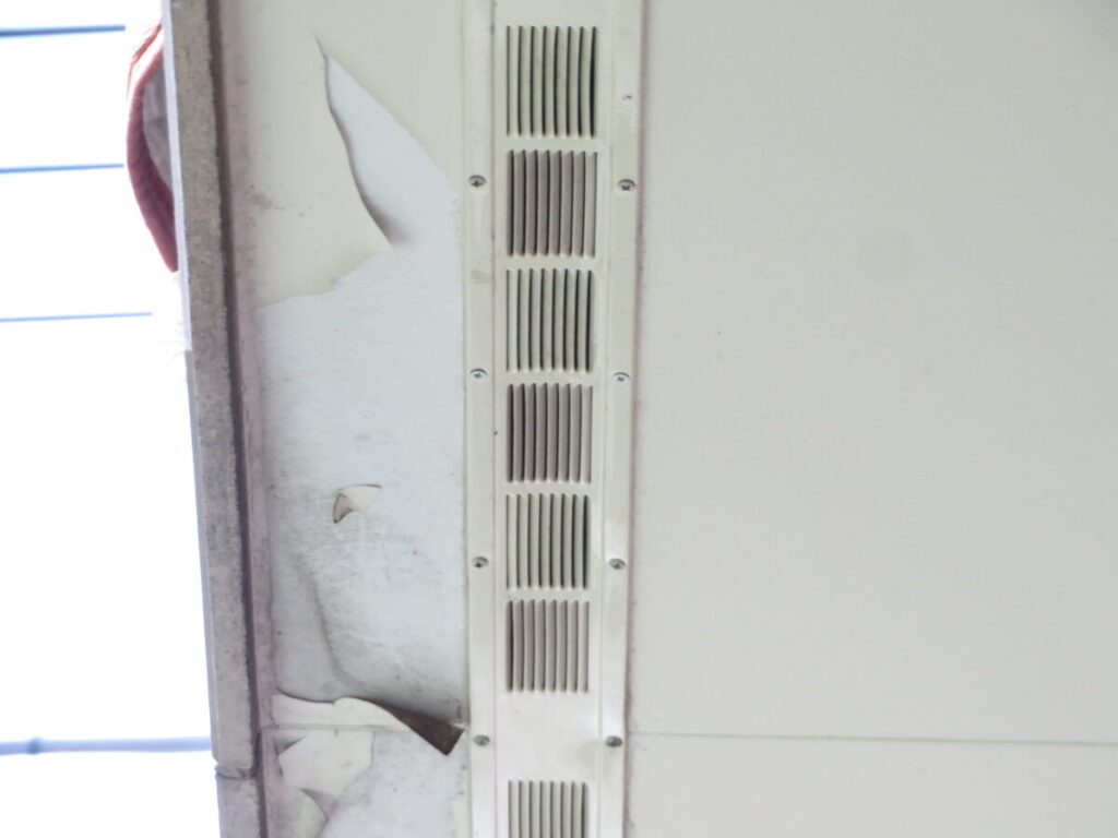 施工前の軒天井