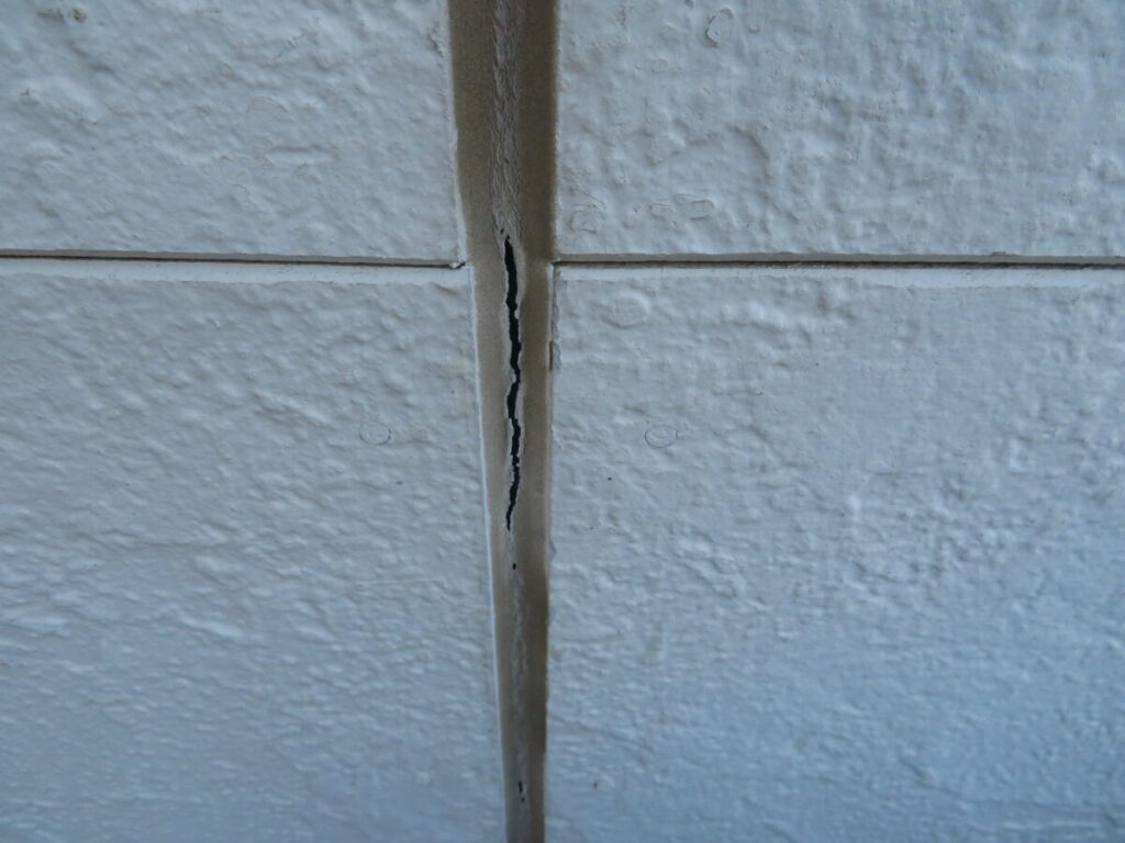 コーキングの劣化 破断