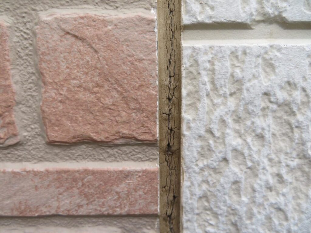 コーキングの経年劣化