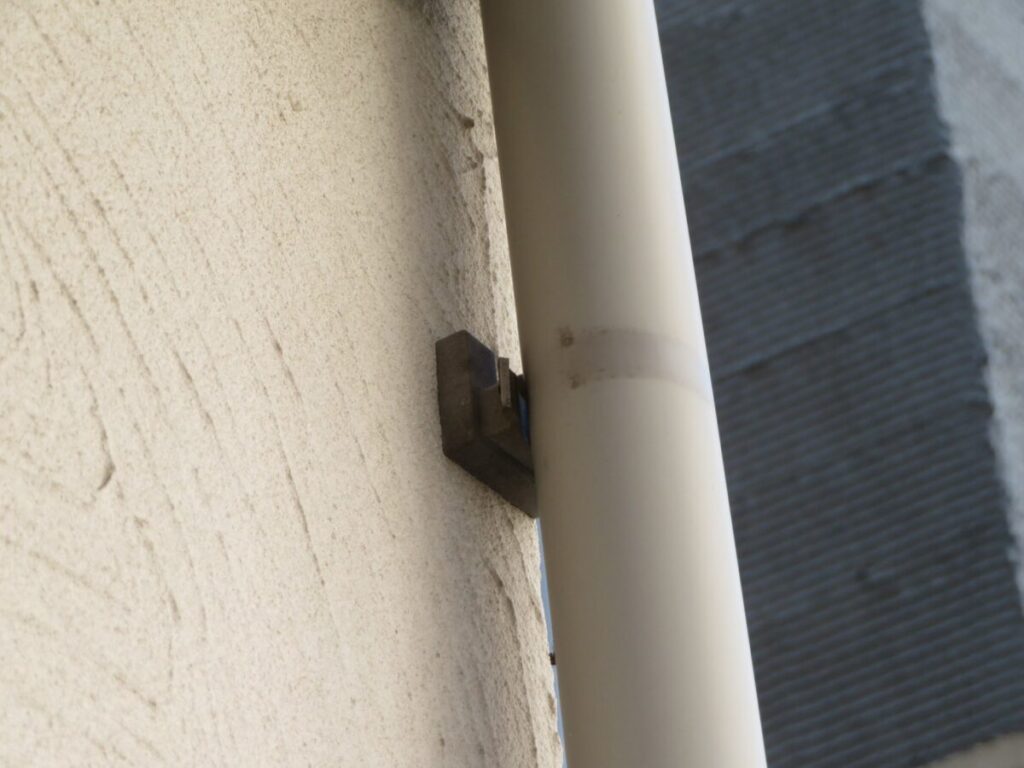 樋持ち金具の破損