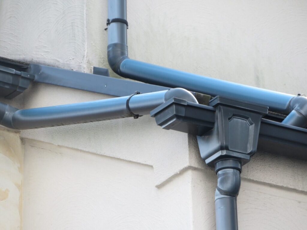 雨どいの日焼け