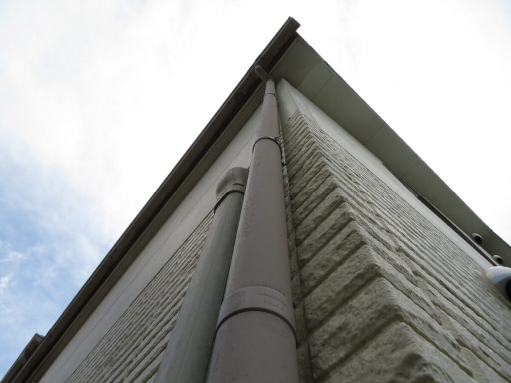 施工前の雨どい