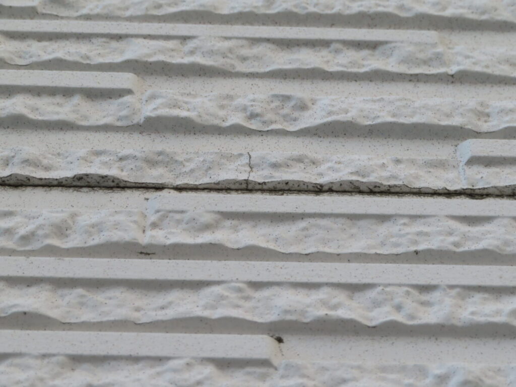 外壁のひび割れ