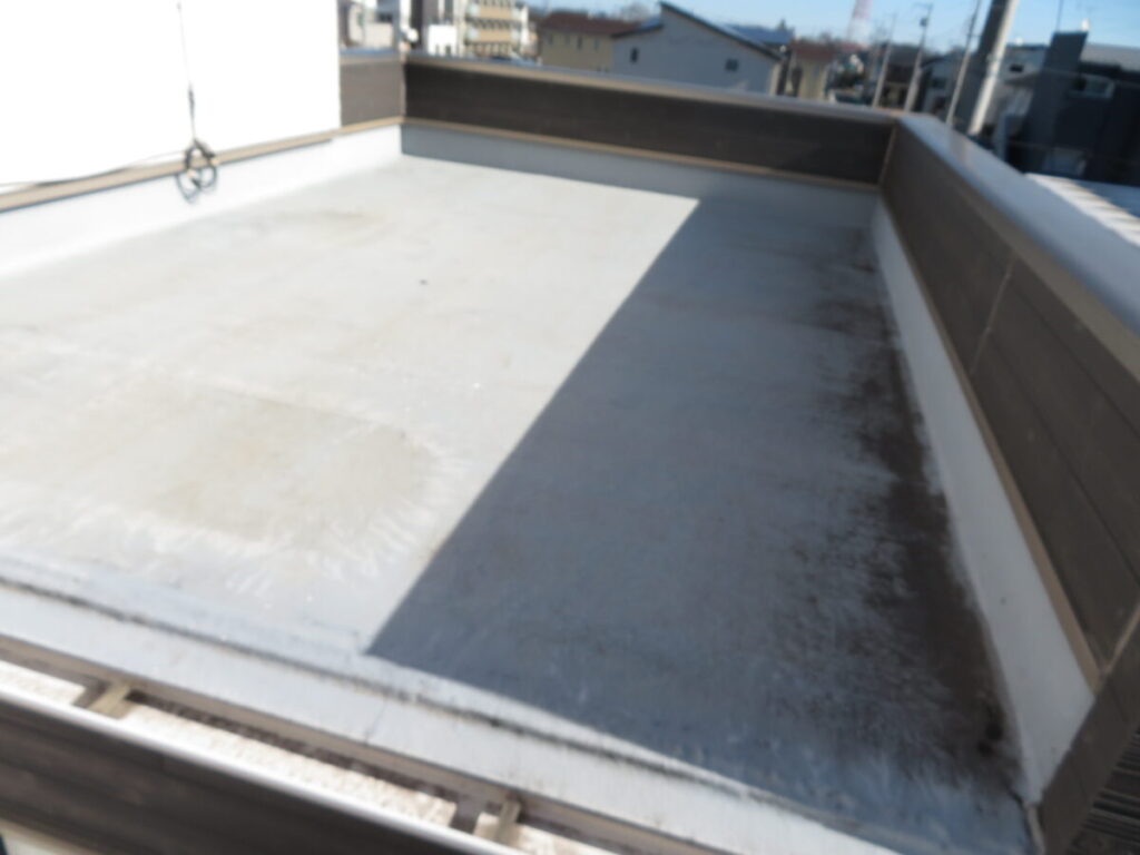 ルーフバルコニー床面施工前