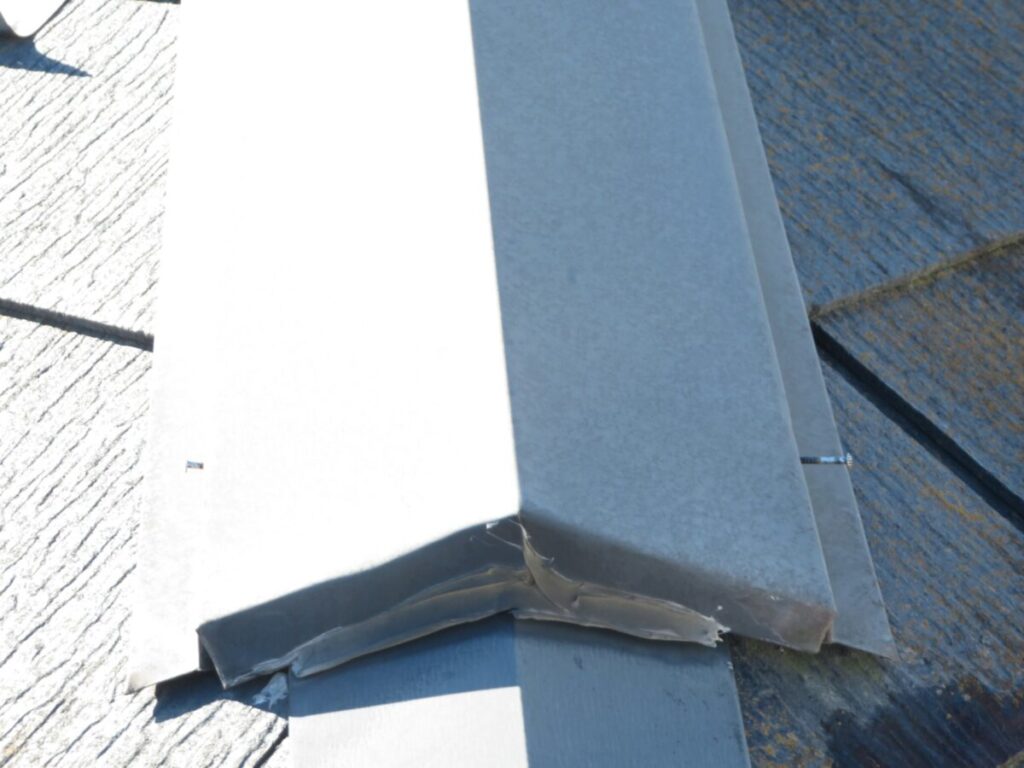 棟板金のクギ抜けとコーキング劣化