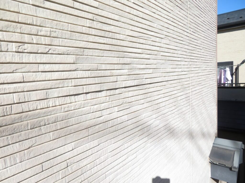 外壁の湾曲・変形